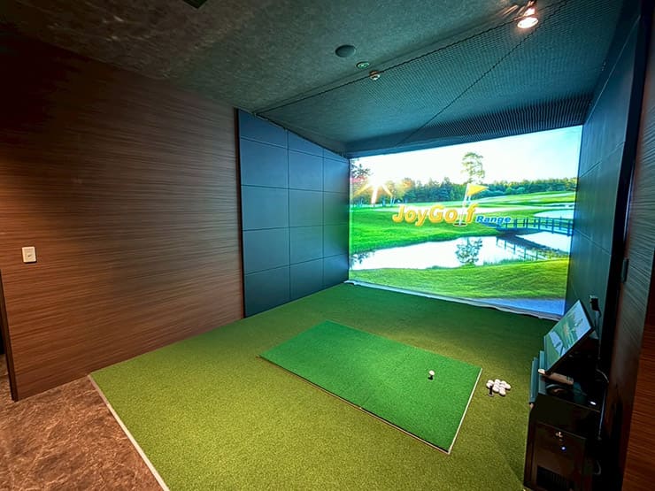 ゴルフランド社製シミュレーションゴルフ「JoyGolf Range」を設置