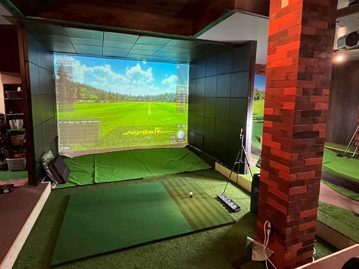 ゴルフランド社製シミュレーションゴルフ「JoyGolf Smart+」を設置