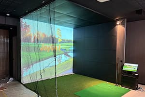 鹿児島のゴルフ専門ストレッチ「Work out Stretch」様の新店舗に弊社ゴルフシミュレーター「JoyGolf Range」を設置いたしました！