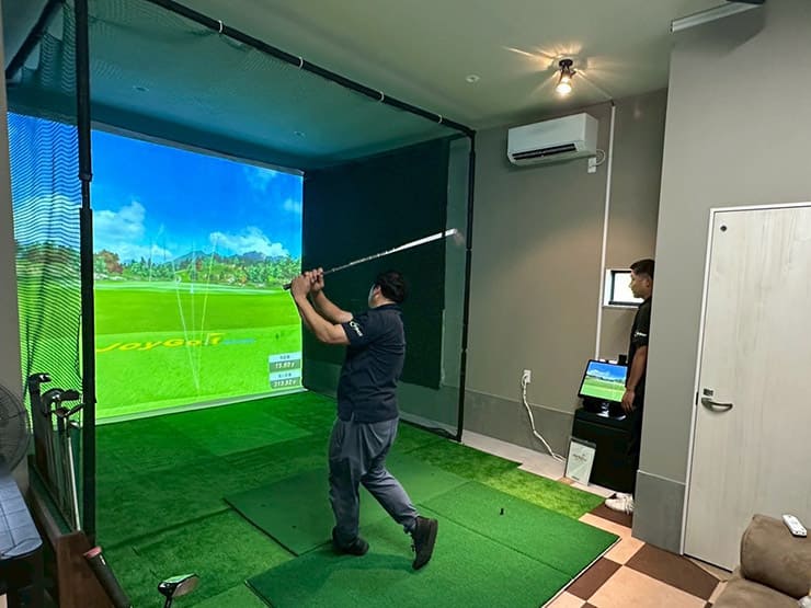 ゴルフランド社製シミュレーションゴルフ「JoyGolf Range」を設置