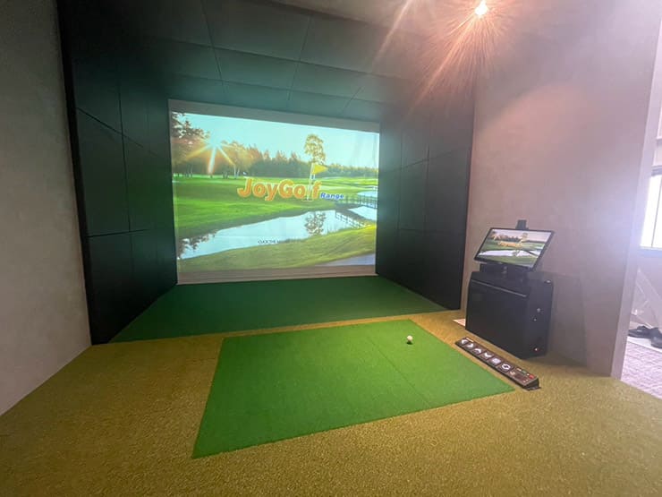 ゴルフランド社製シミュレーションゴルフ「JoyGolf Range」を設置