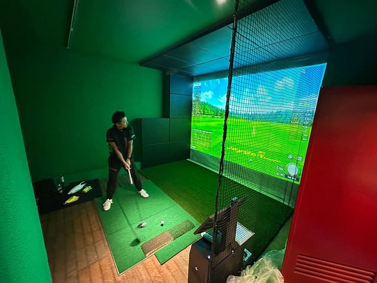 ゴルフランド社製シミュレーションゴルフ「JoyGolf Smart+」を設置