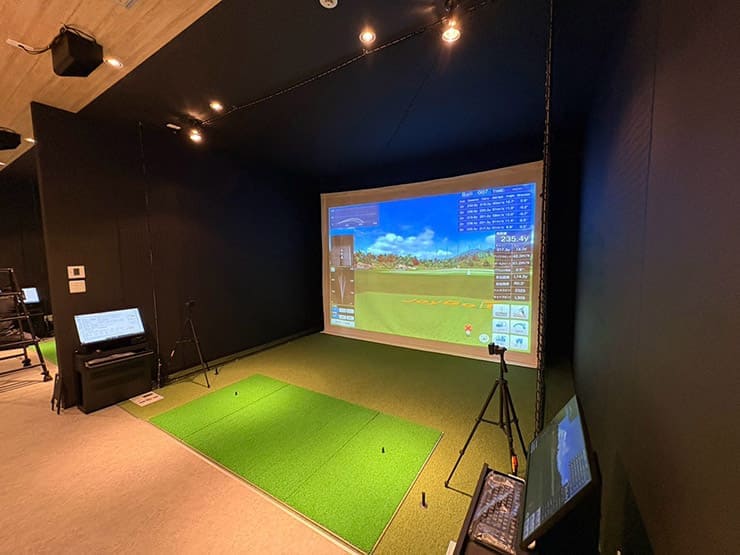 ゴルフランド社製シミュレーションゴルフ「JoyGolf Range」を設置
