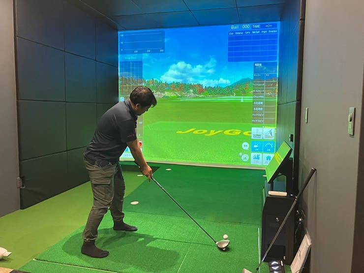 ゴルフランド社製シミュレーションゴルフ「JoyGolf Smart+」を設置