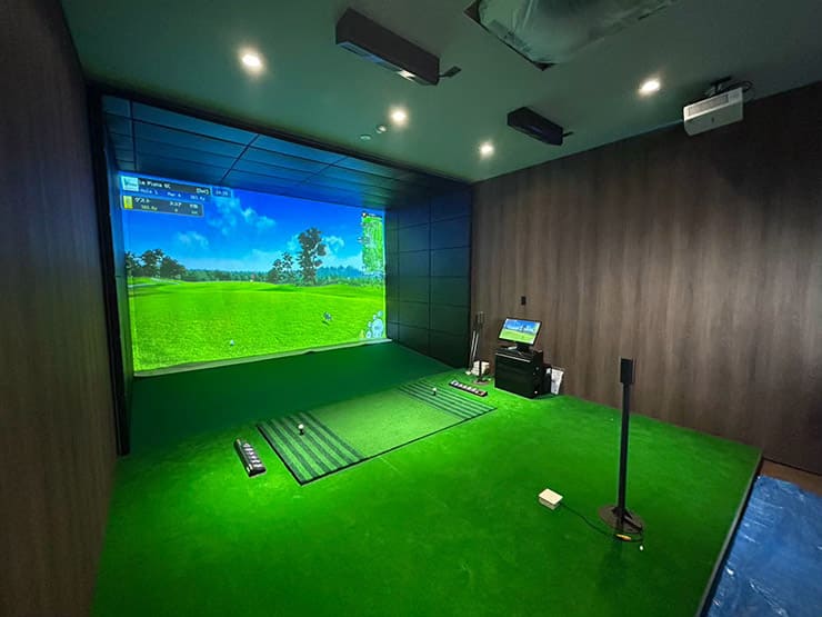 ゴルフランド社製シミュレーションゴルフ「JoyGolf Smart+」を設置